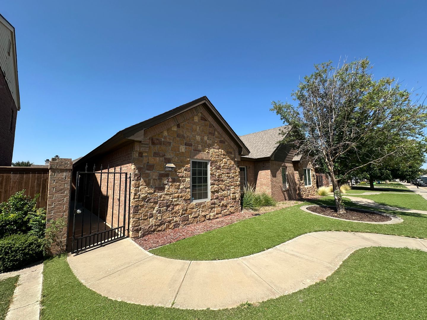 Lubbock Apartment: 4422 105th Street