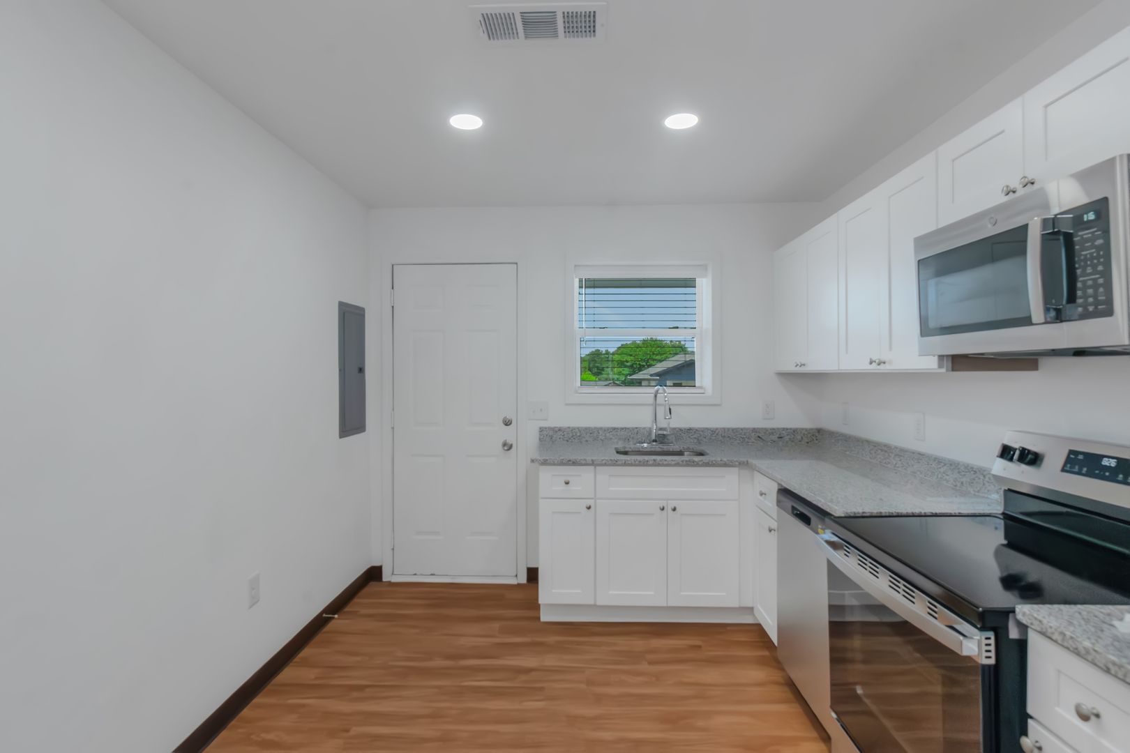 The Avenue at 3060 Apartments 4 of 12