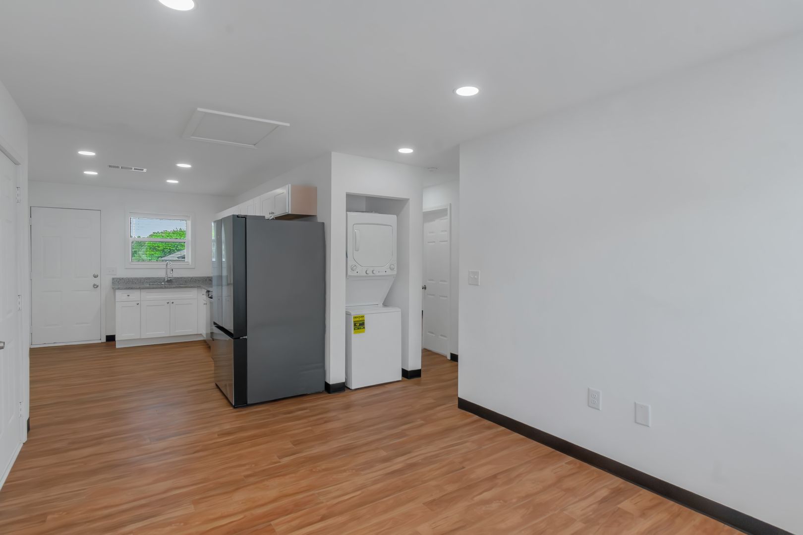 The Avenue at 3060 Apartments 7 of 12