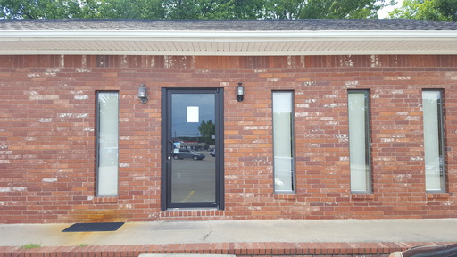 Commercial Unit for Lease - High Traffic Area!