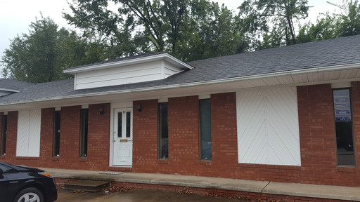 Commercial Space- 900sqft office located near Chaffee Crossing!!