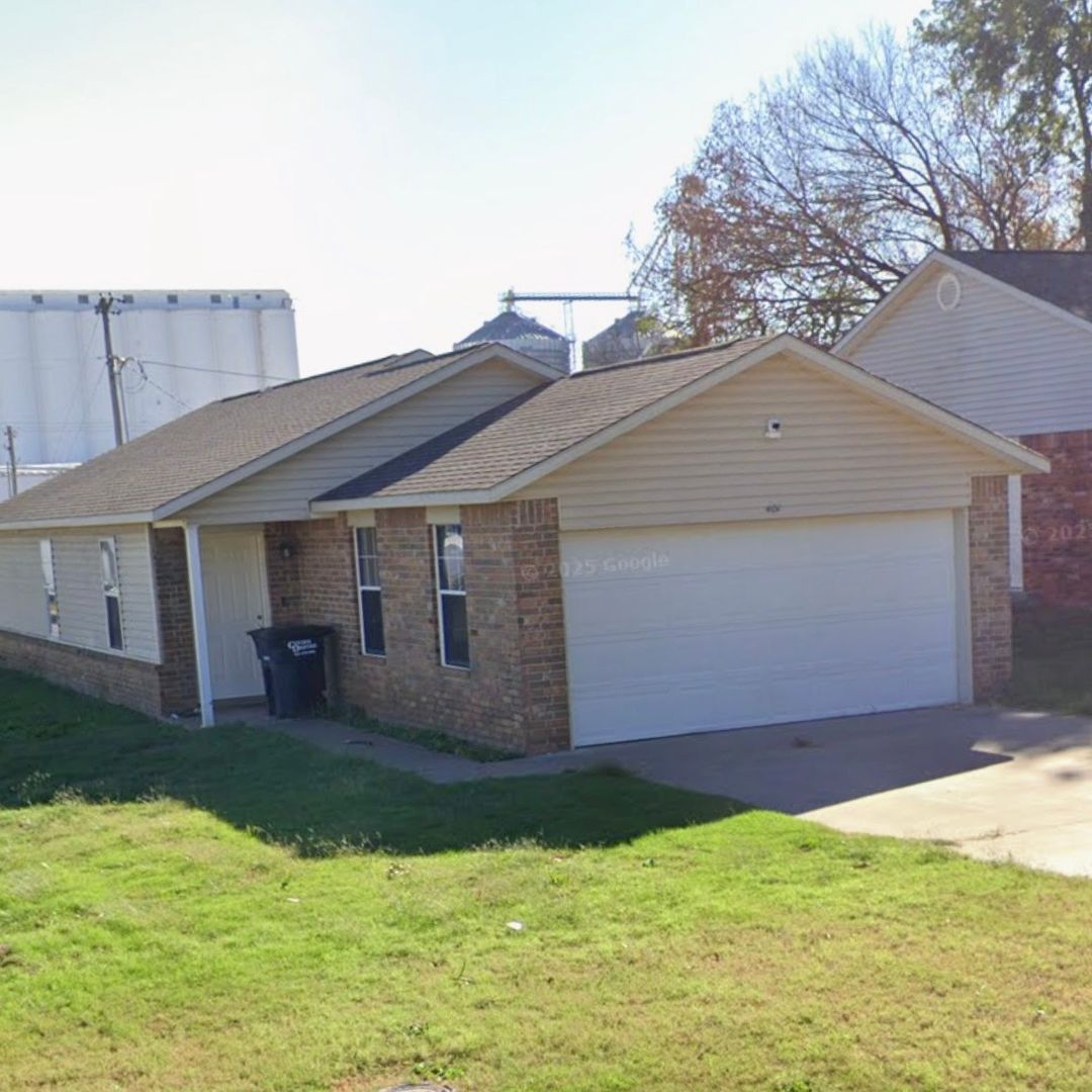 Barling Apartment: 1206 Fort Street