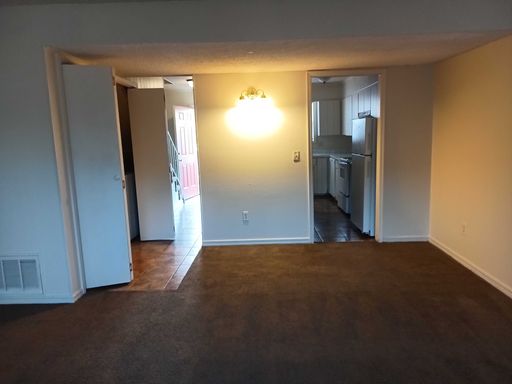 Charming 2-Bed, 1.5-Bath Townhome in Sugartree Apartments — Fayetteville, AR – photo 1
