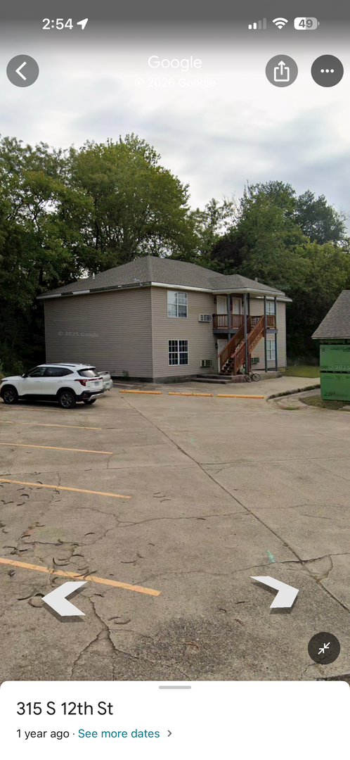 Van Buren Apartment: 323 S 12th St