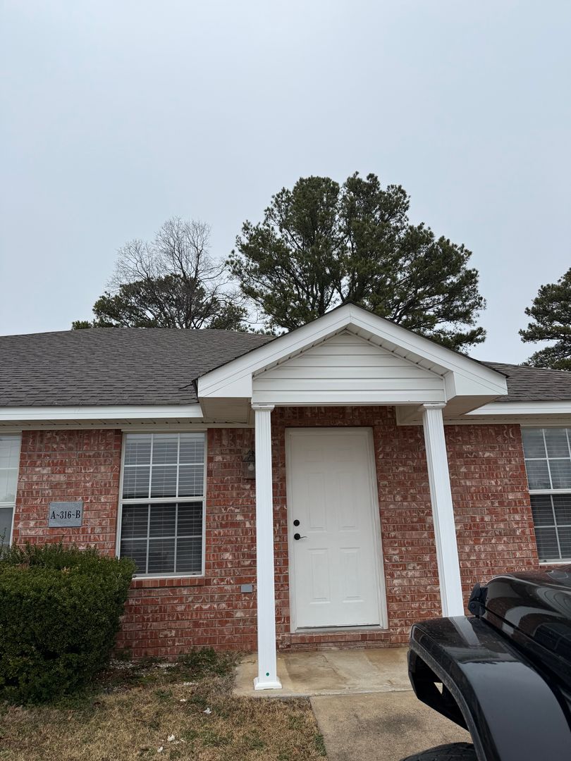 ALMA Apartment: 224-322 Lighthouse Dr.