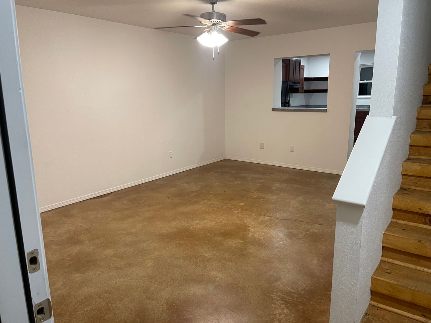 Van Buren Apartment: 208 S 26th Street