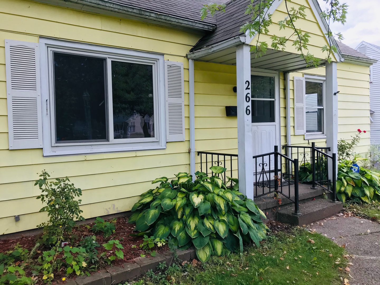 Rochester House: 266 Hoover Dr