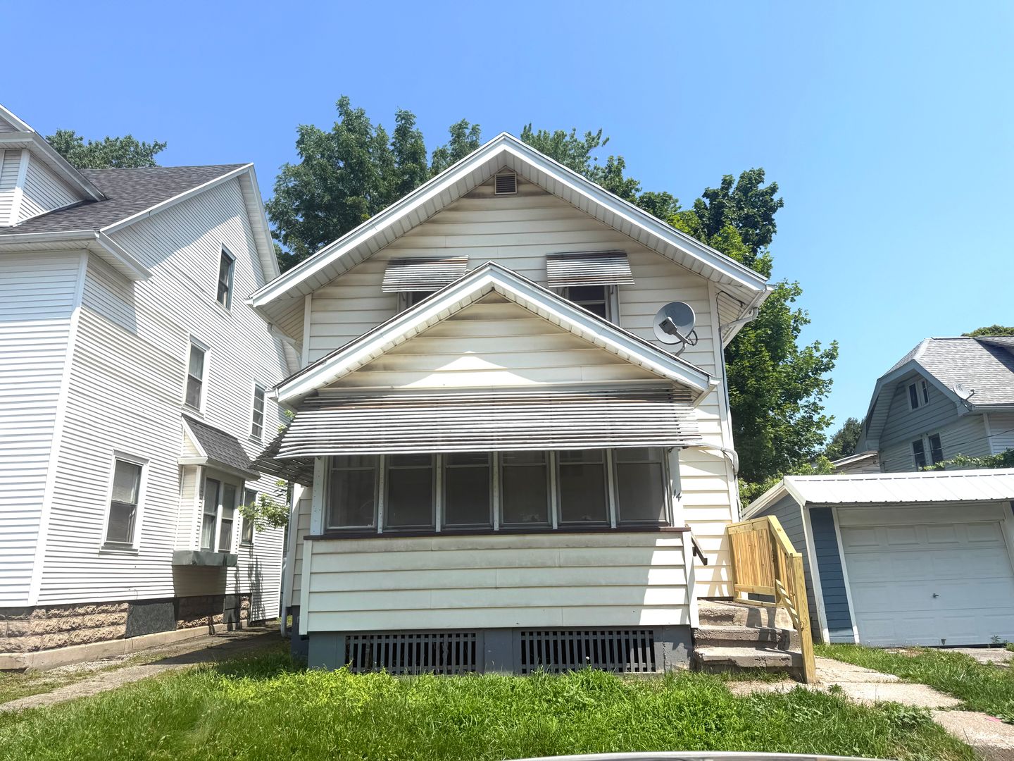Rochester House: 14 Admiral Pk