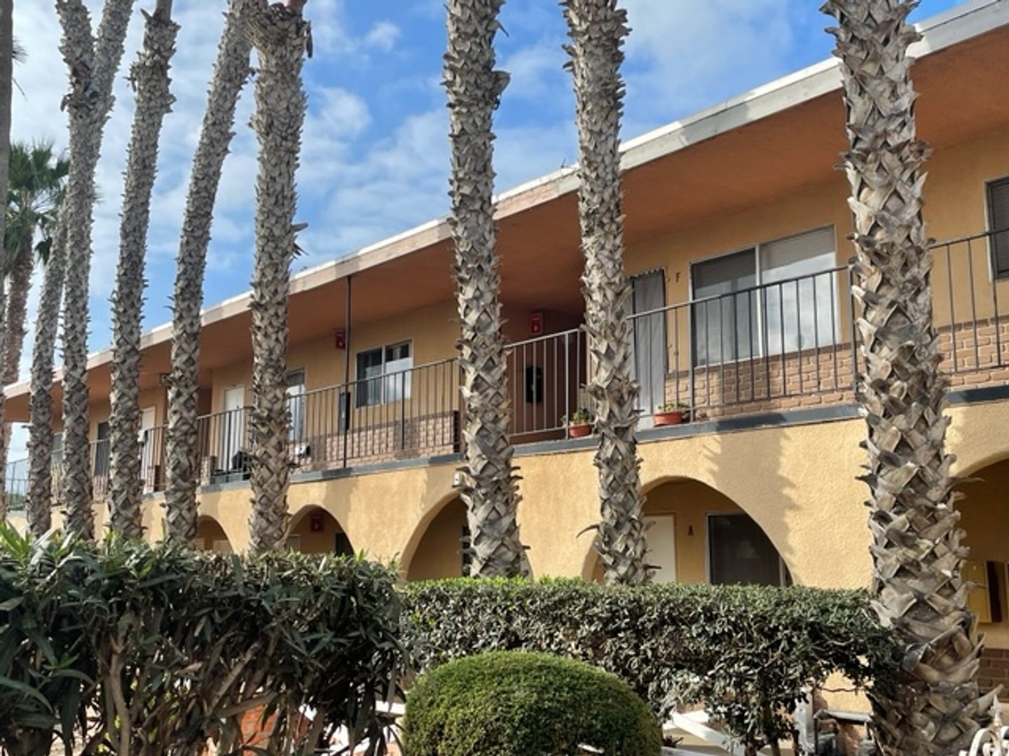 Imperial Beach Apartment: 368 7th St.