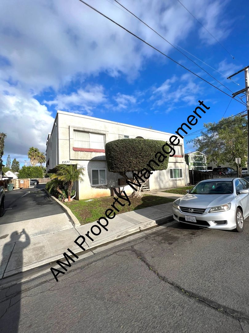 LA MESA Apartment: 4437 ROSEBUD LN