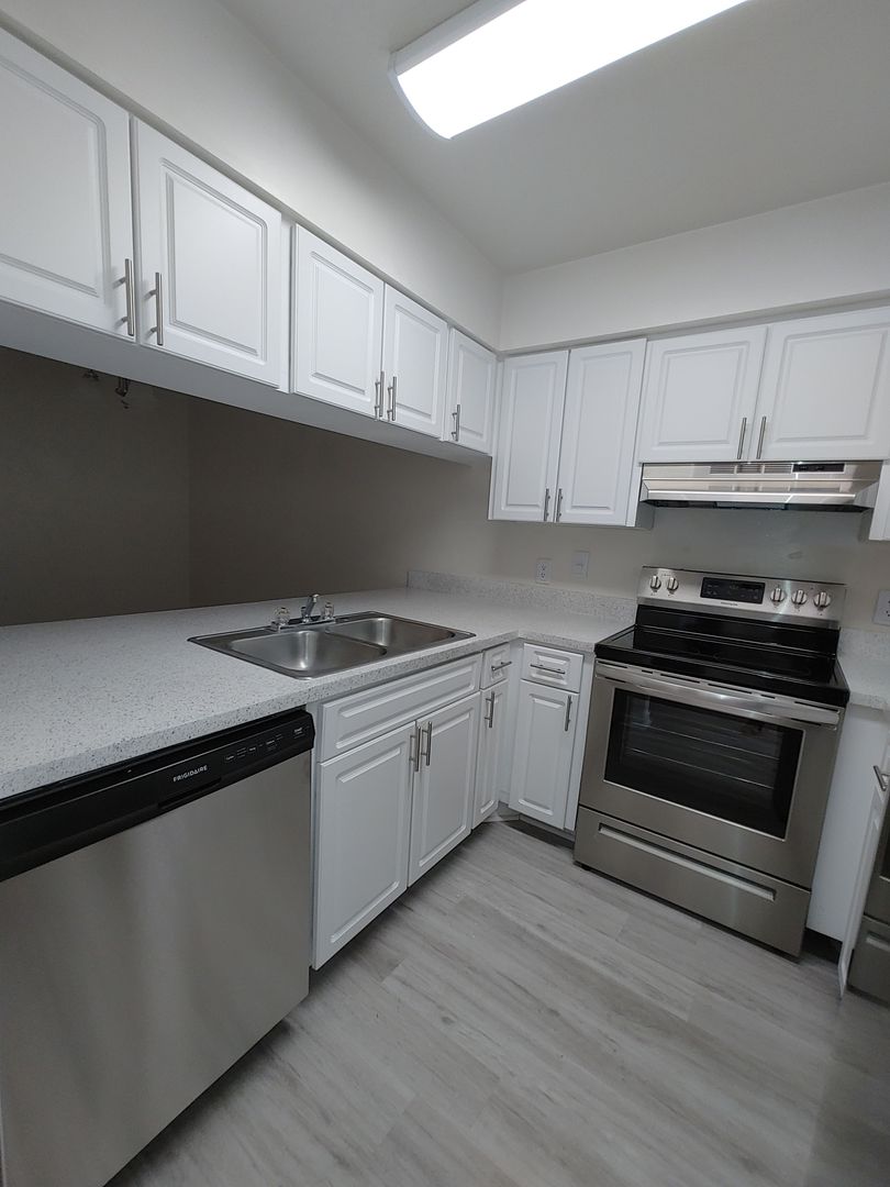 Gainesville Apartment: 2735 SW 35th Place