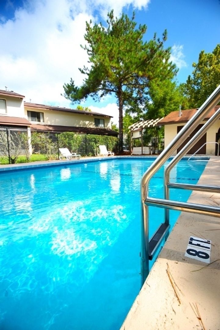 Gainesville Apartment: 2735 SW 35th Place