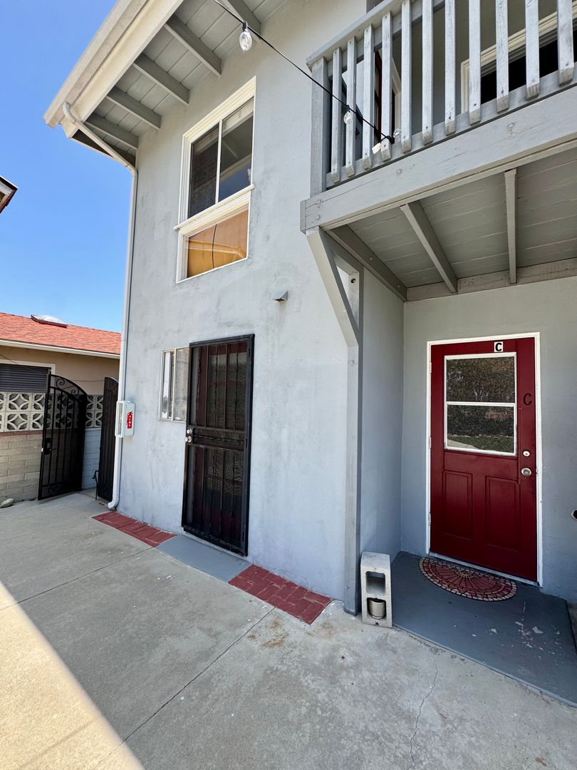 San Diego Apartment: 2445 Juan Street