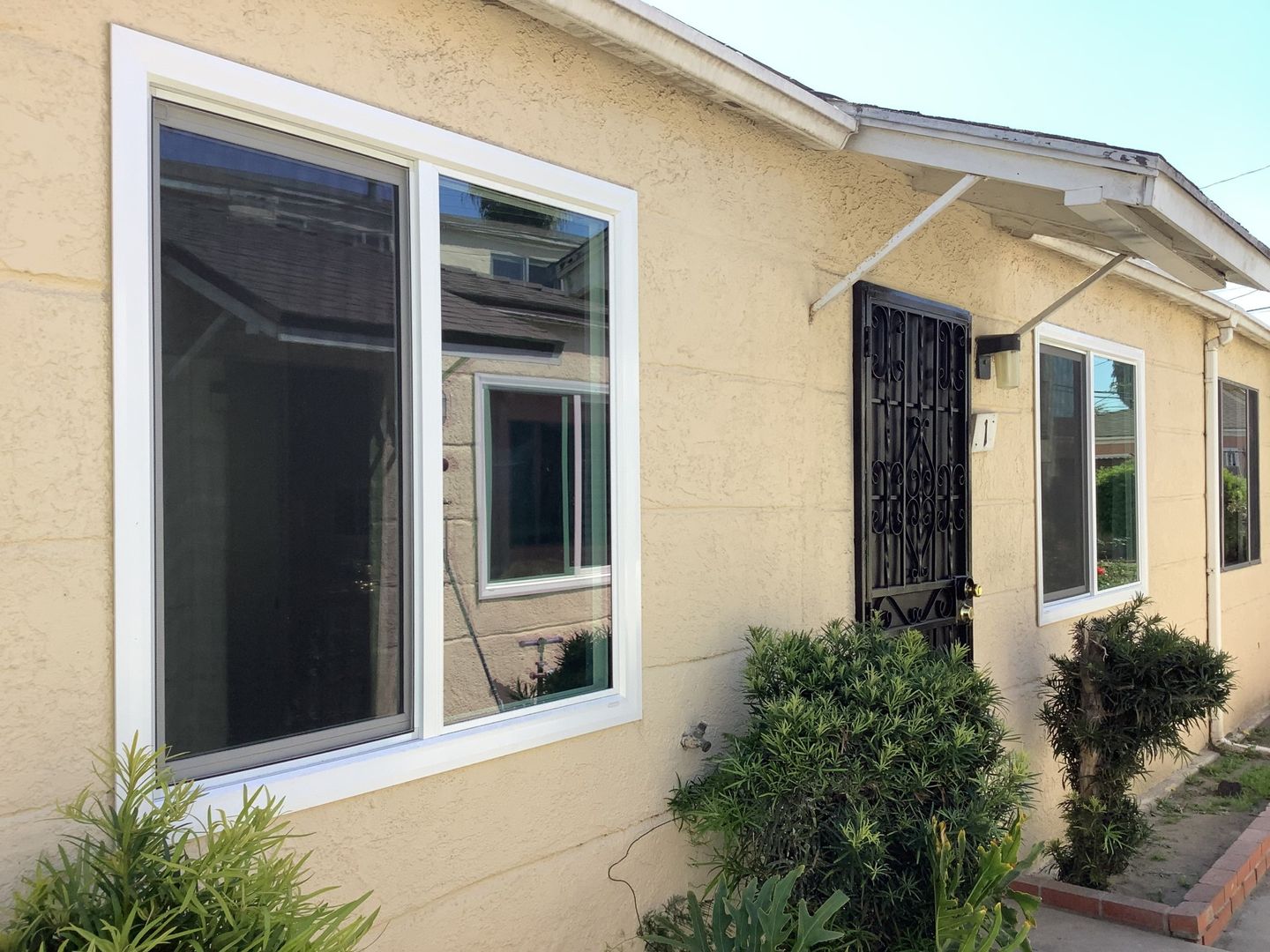 Maywood Apartment: 3500 E. 54th St.