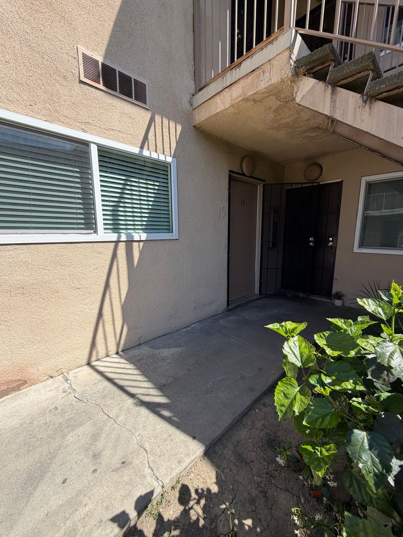 Whittier Apartment: 10041 Scott Avenue