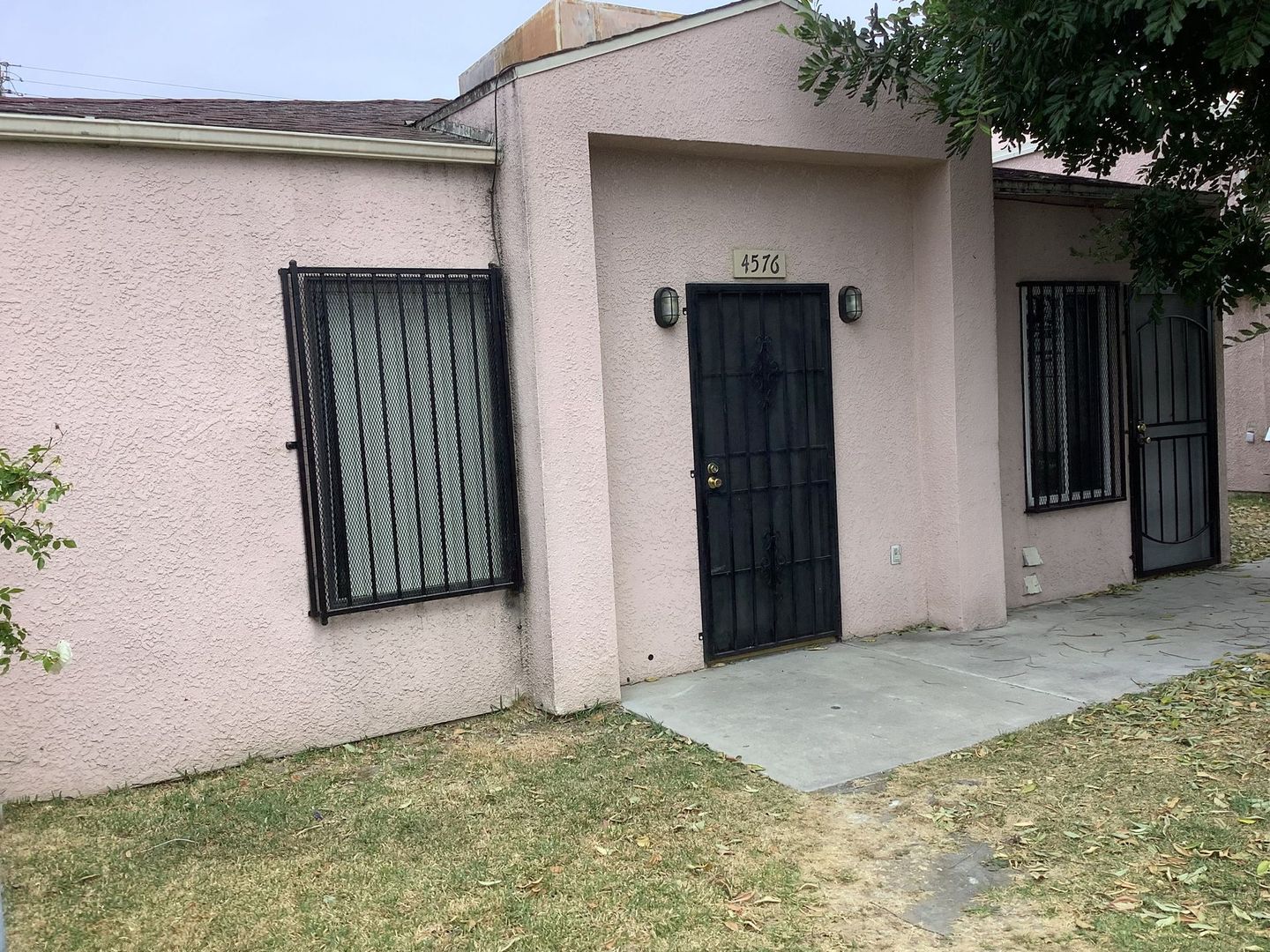 Bell Apartment: 4576 Florence Ave.