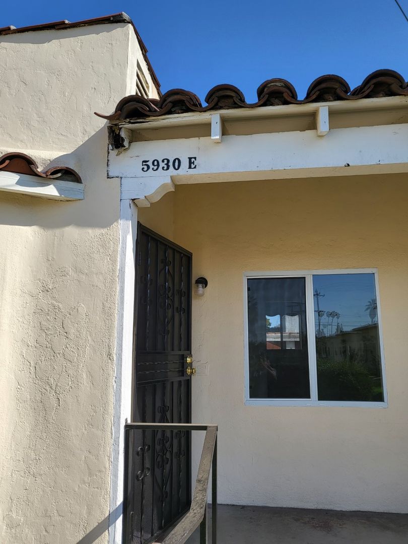 Huntington Park Apartment: 5930 Loma Vista Ave.