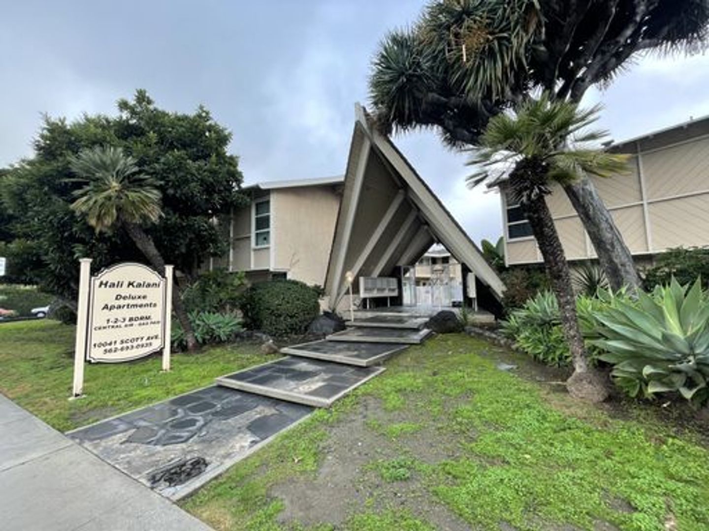 Whittier Apartment: 10041 Scott Avenue