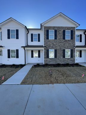 2 bd 2.5 ba townhome