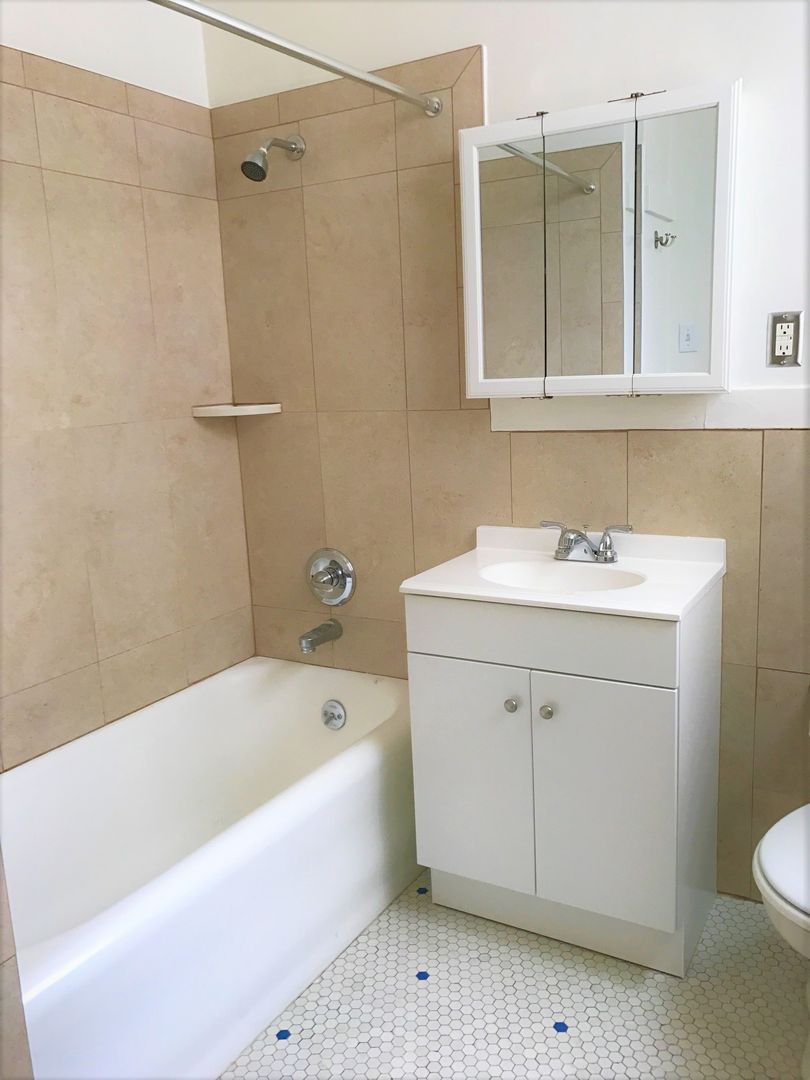 San Francisco Apartment: 2490 California Street