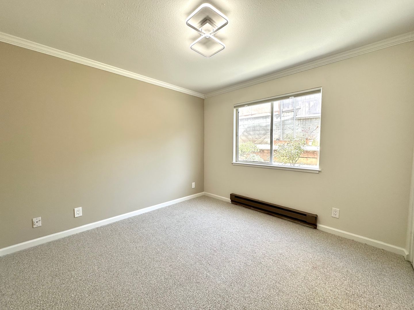 San Francisco Apartment: 300 Monterey Blvd