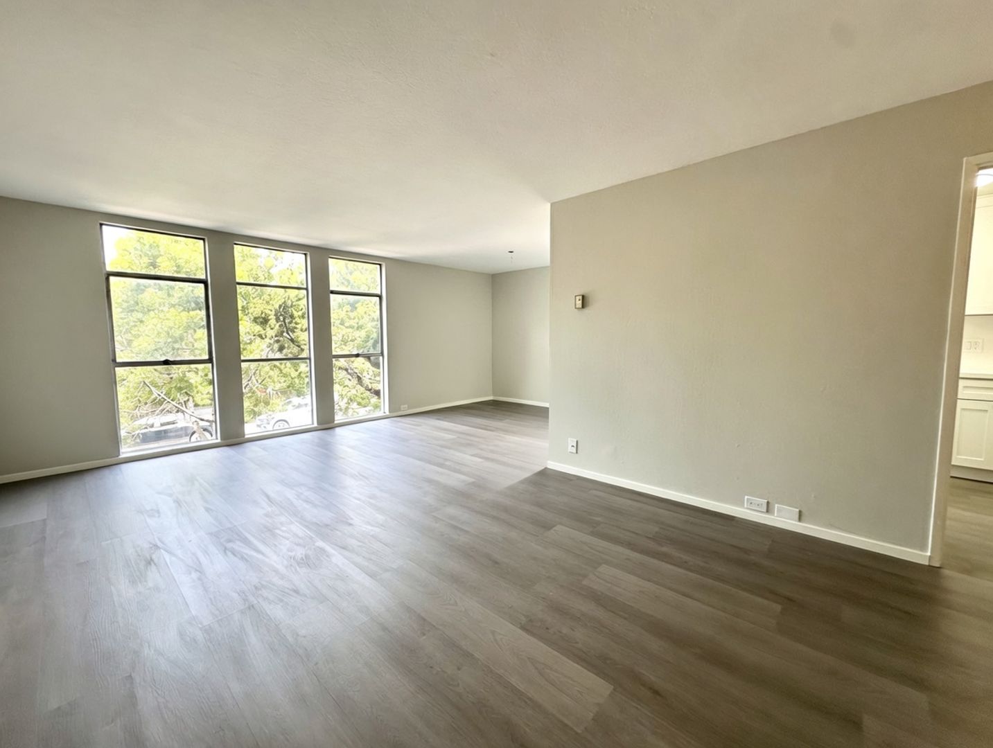 Oakland Apartment: 3792 Harrison Street