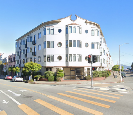 Ground Floor Marina Apartment One Block Off Chestnut! – photo 1