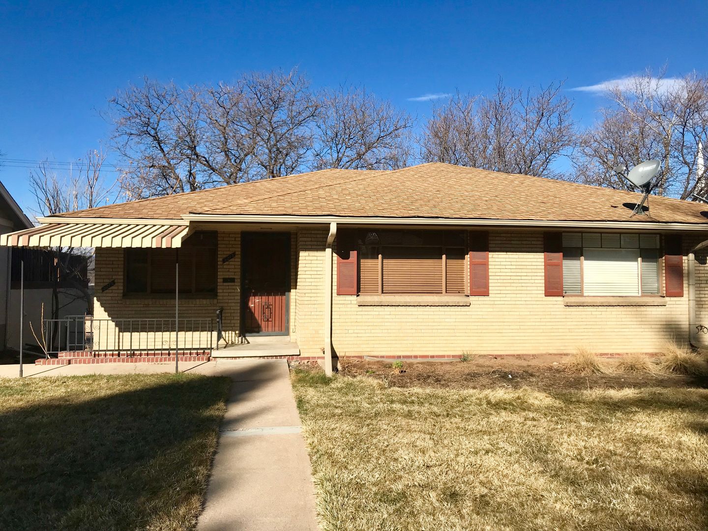 Englewood House: 3211 S Lincoln St