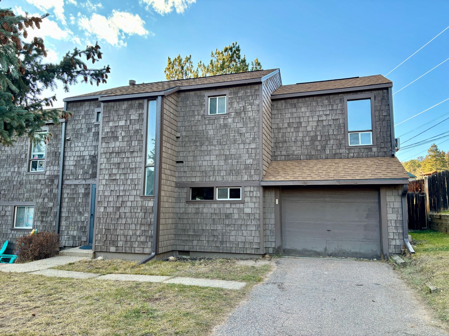 Evergreen Townhome: 28003 Iris Dr