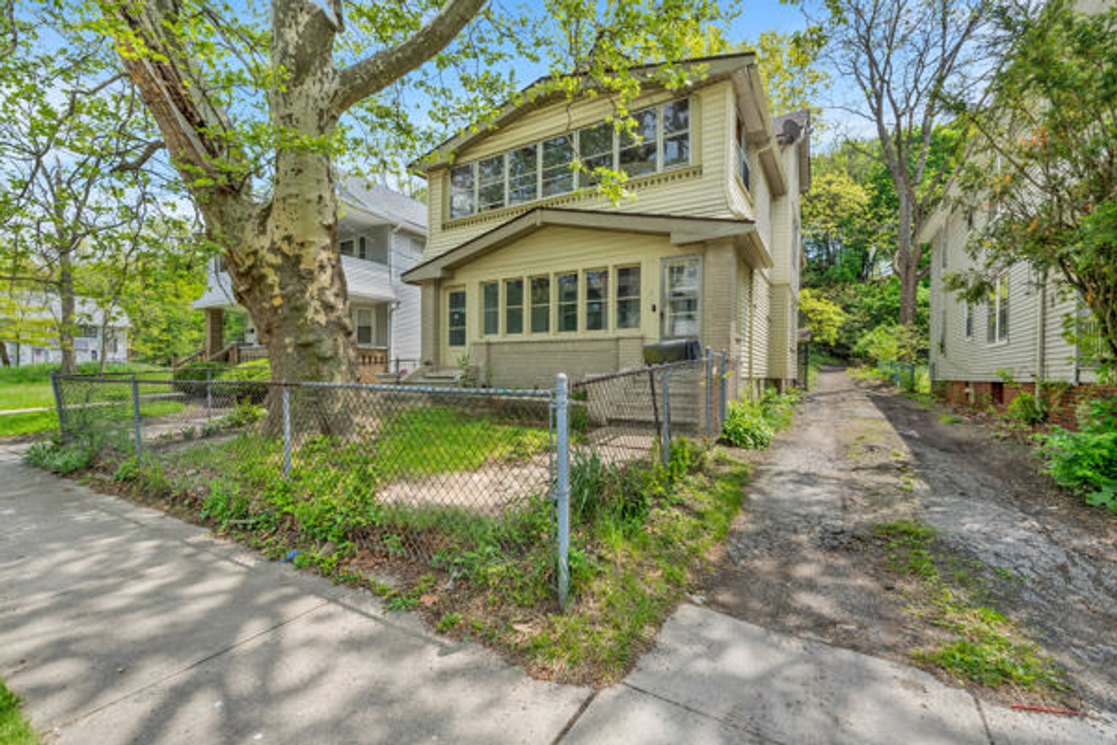 Cleveland Apartment: 16904 Endora rd