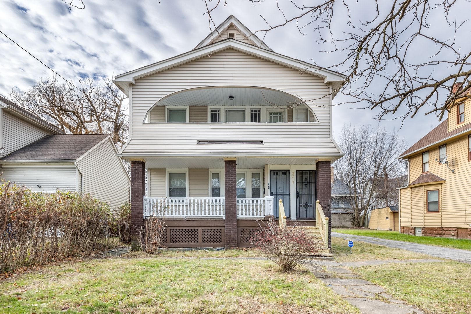 Cleveland Apartment: 3218 E 117th St