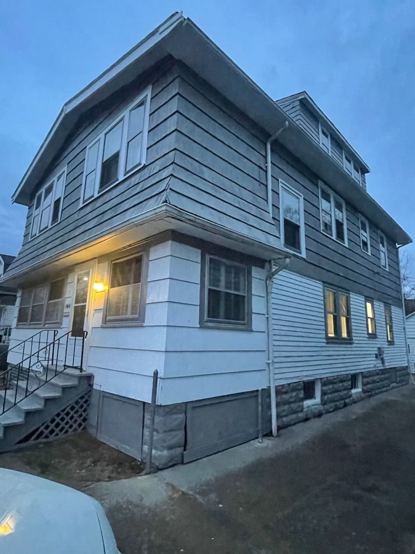 Cleveland Apartment: 1462 E 175th St