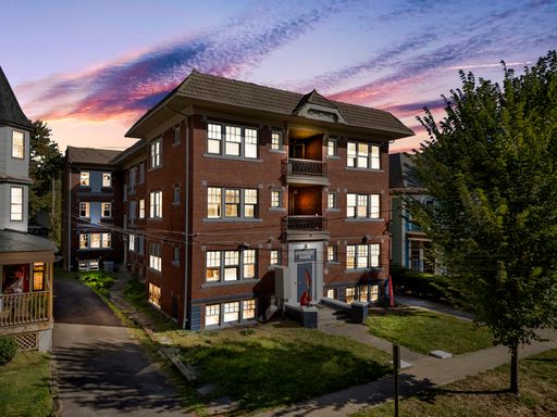 Modern Living at Brookside Manor! – photo 1