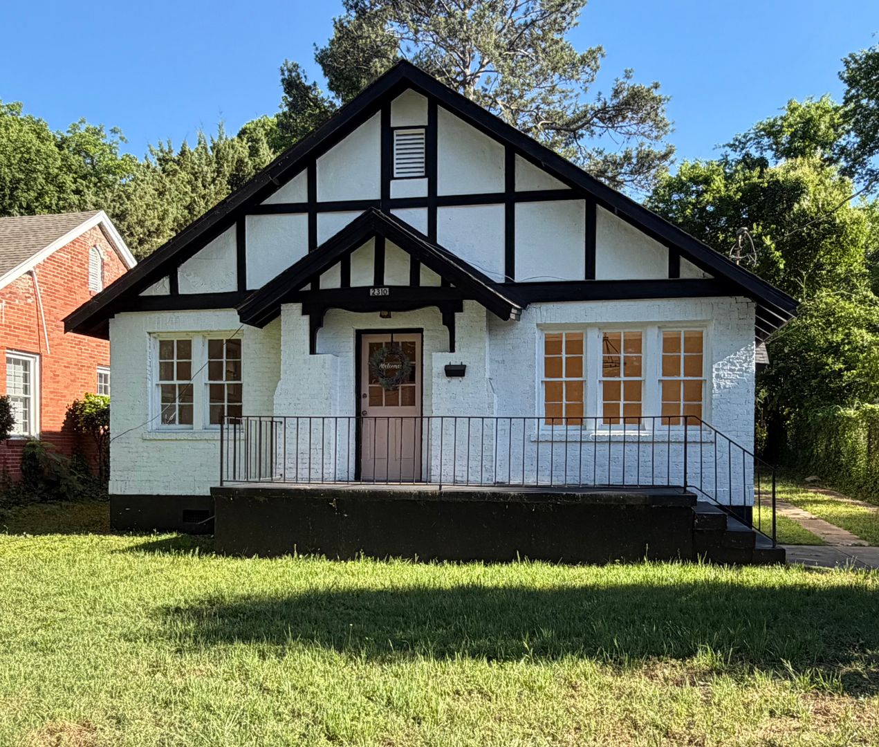 Montgomery House: 2310 Yancey Avenue