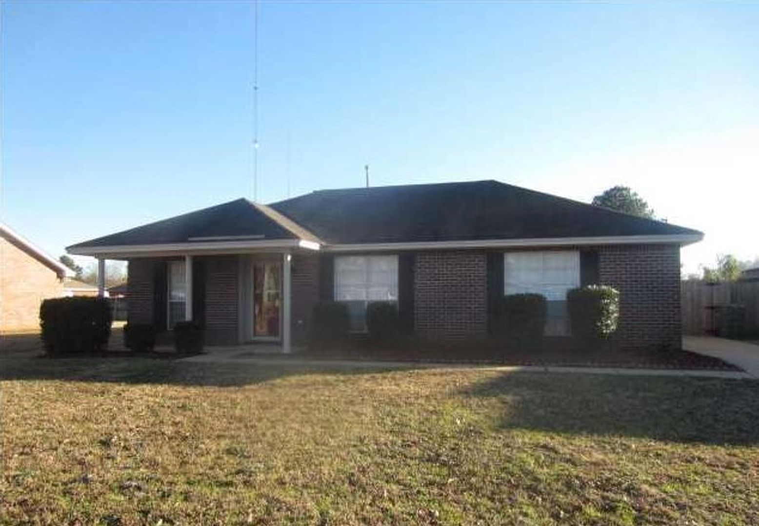 Montgomery House: 5836 Valley Brook Lane