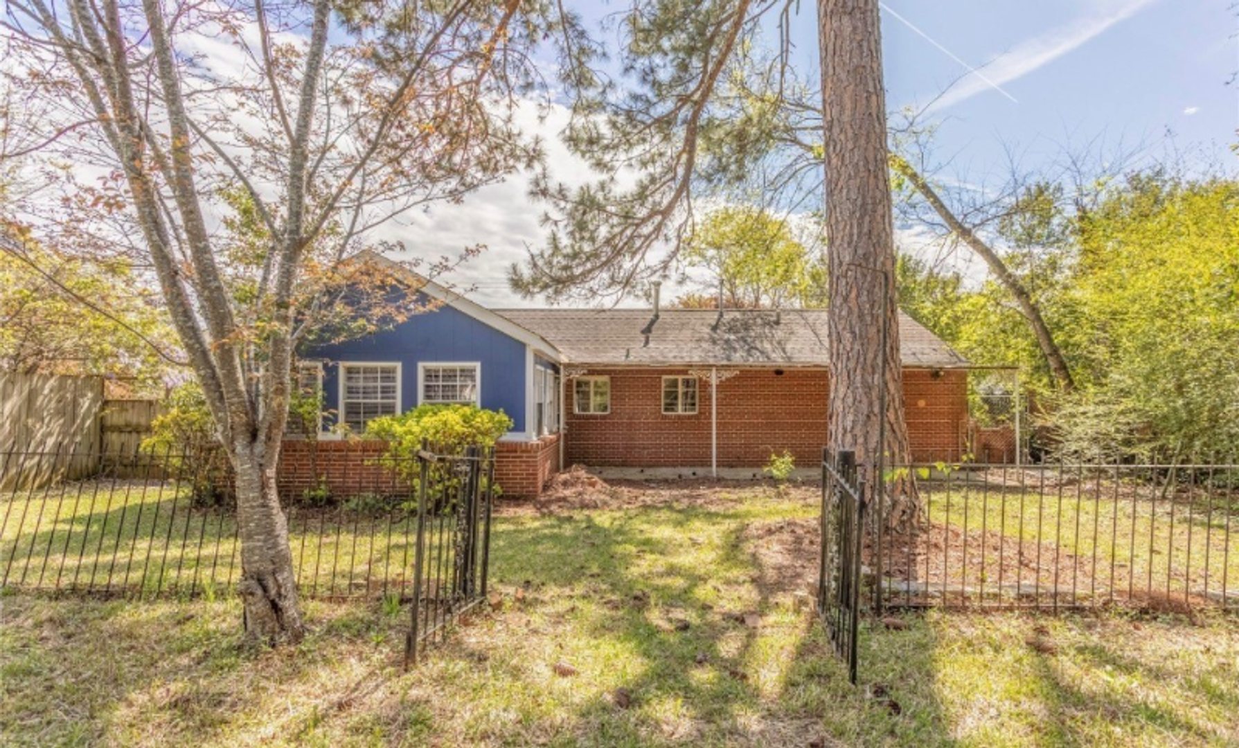 Montgomery House: 2727 Pelzer Avenue