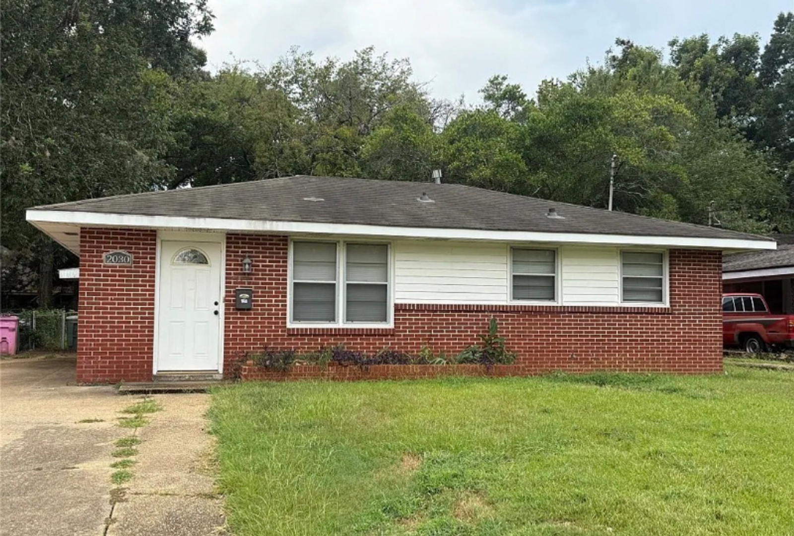 Montgomery House: 2030 Windsor Avenue