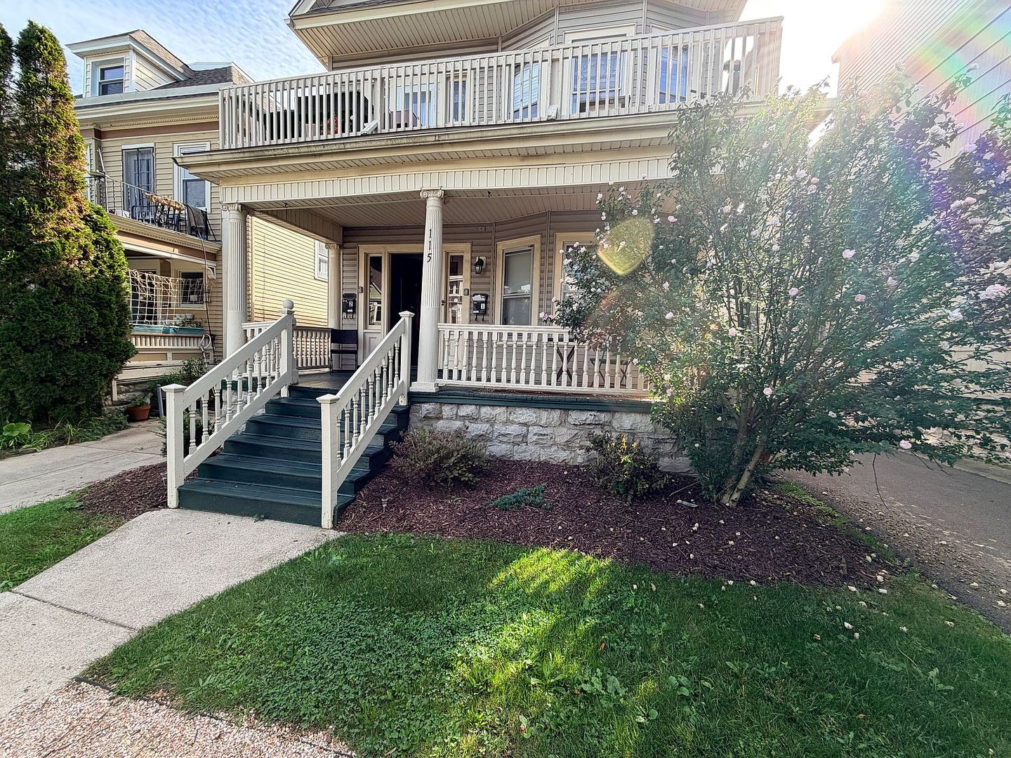 Buffalo Apartment: 115 Claremont Ave