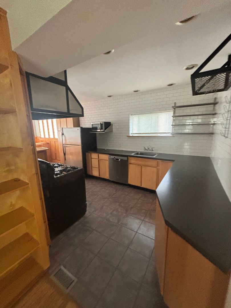 Buffalo Apartment: 310 Crestwood