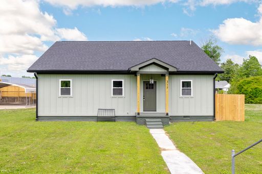 Newly renovated 3 bedroom 2 bathroom – photo 1