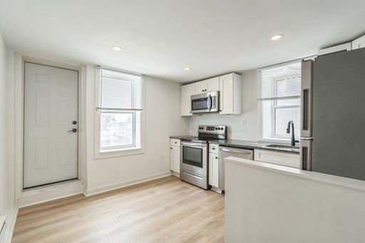 Junior one bedroom for rent – photo 1