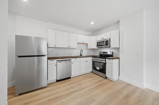 Modern 2BR Apartment with Brand-New Finishes – photo 1