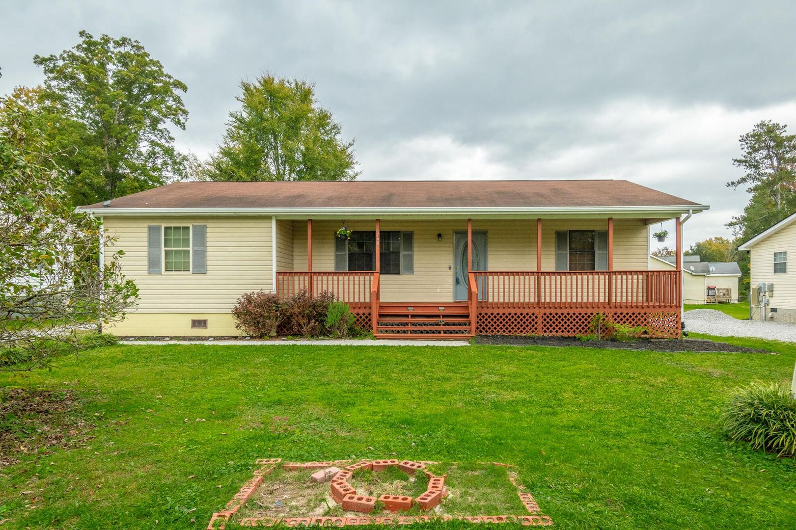 Chattanooga House: 705 State Line Rd