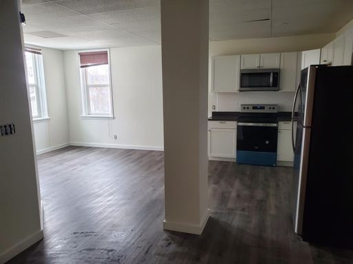Brand New Renovated 2 Bedroom Apartment – photo 1