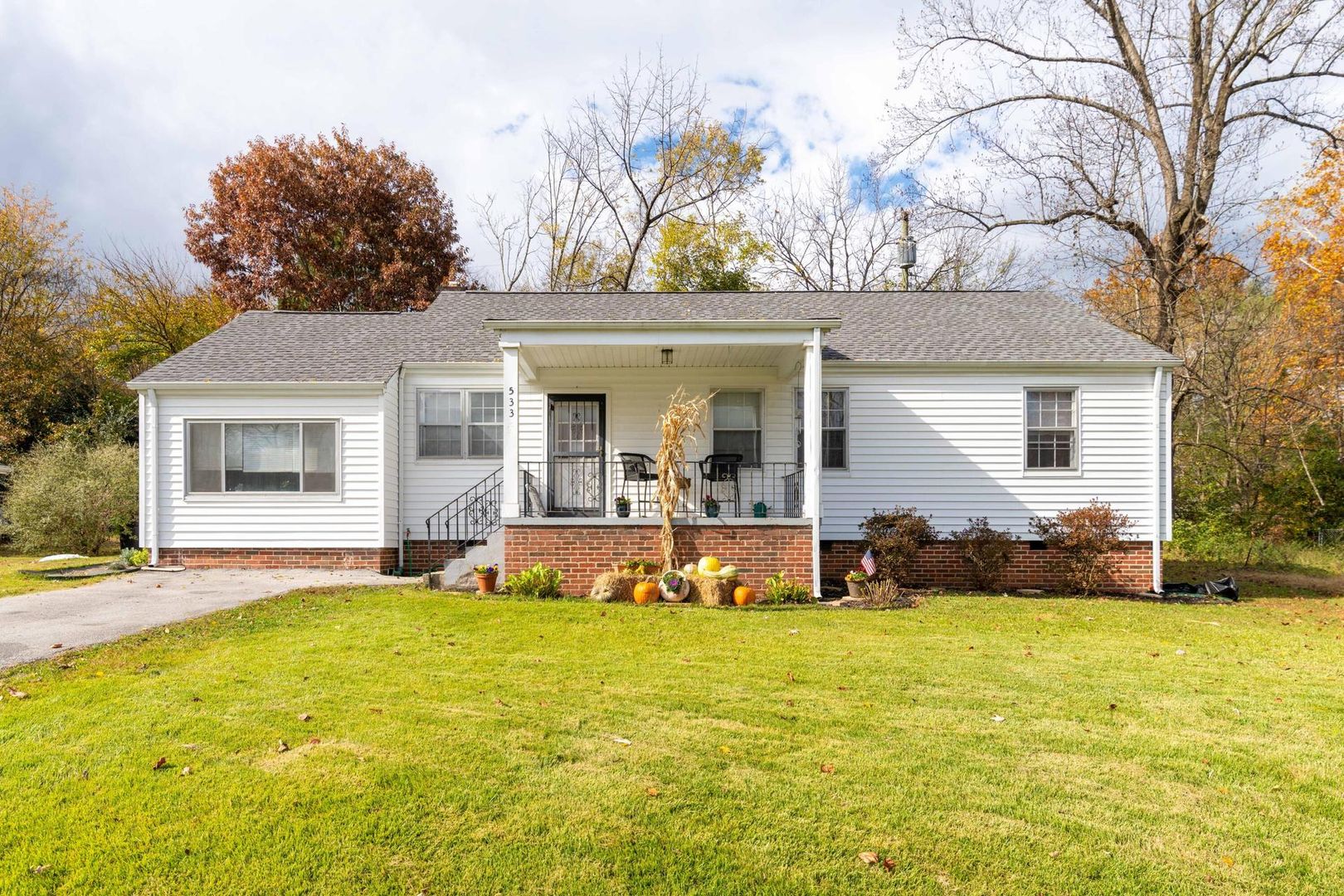 Chattanooga House: 533 Wando Dr
