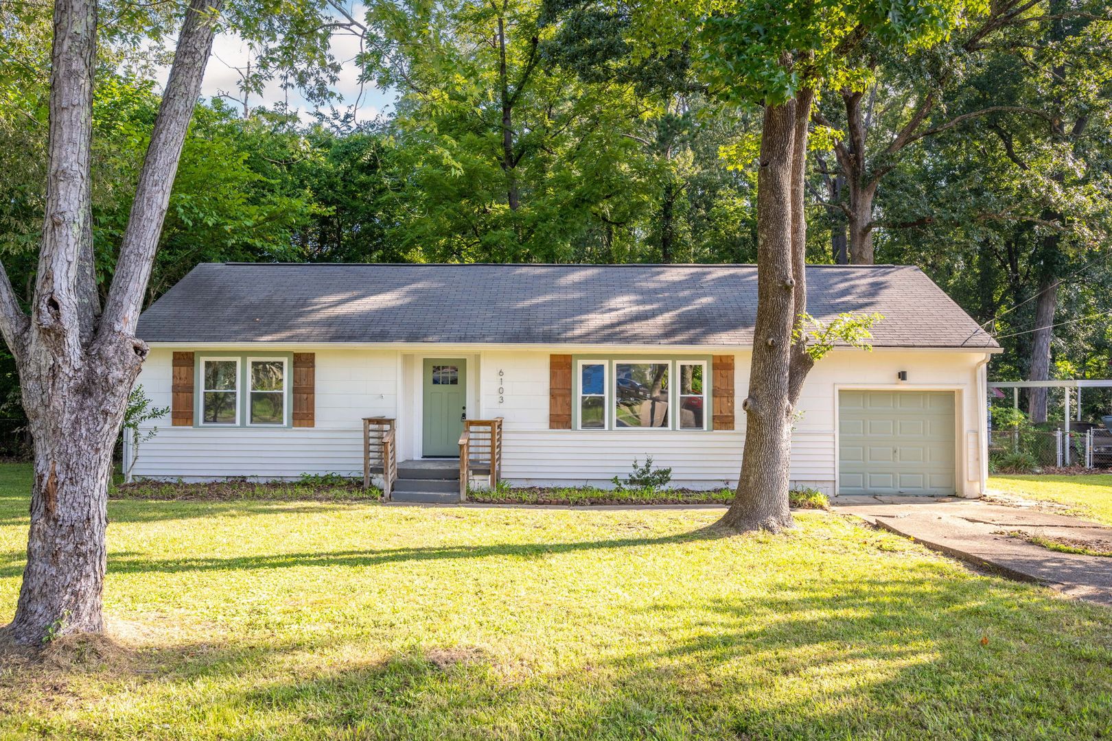 Chattanooga House: 6103 Bermuda Ave