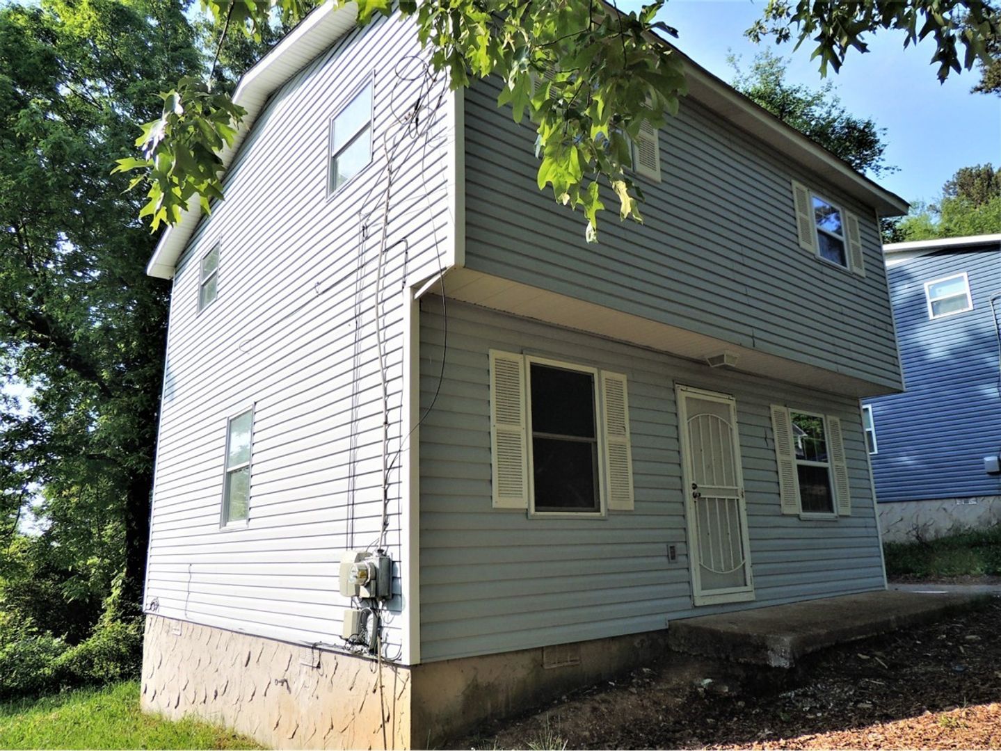 Chattanooga House: 738 Sylvan Ave