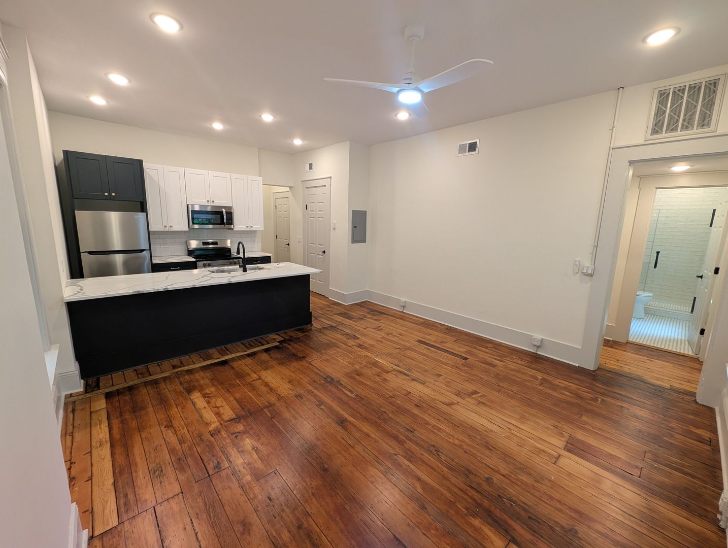 Covington Apartment: 521 Garrard St - Apartment 4
