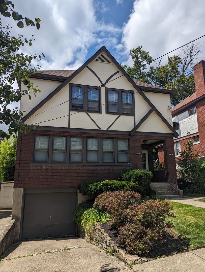 Cincinnati Apartment: 1307 Paxton Ave