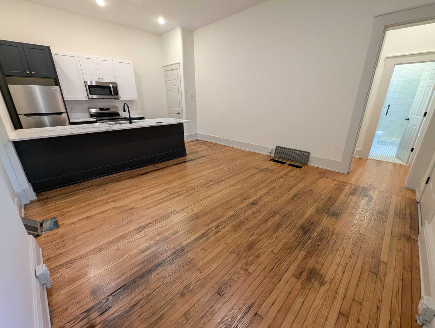 Covington Apartment: 521 Garrard St - Apartment 2